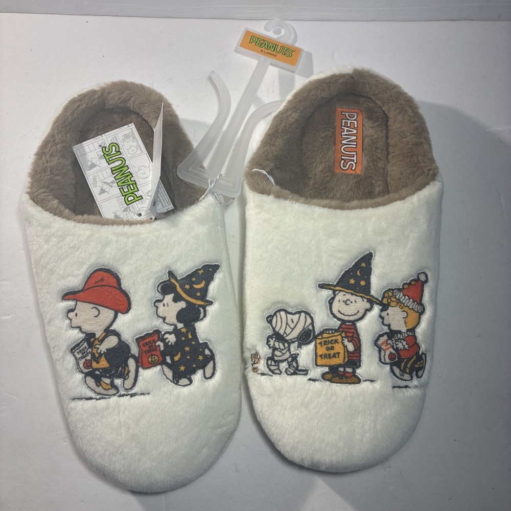 Peanuts Women's Snoopy Charlie Brown Halloween Faux Fur Slip-On Slippers Size XL